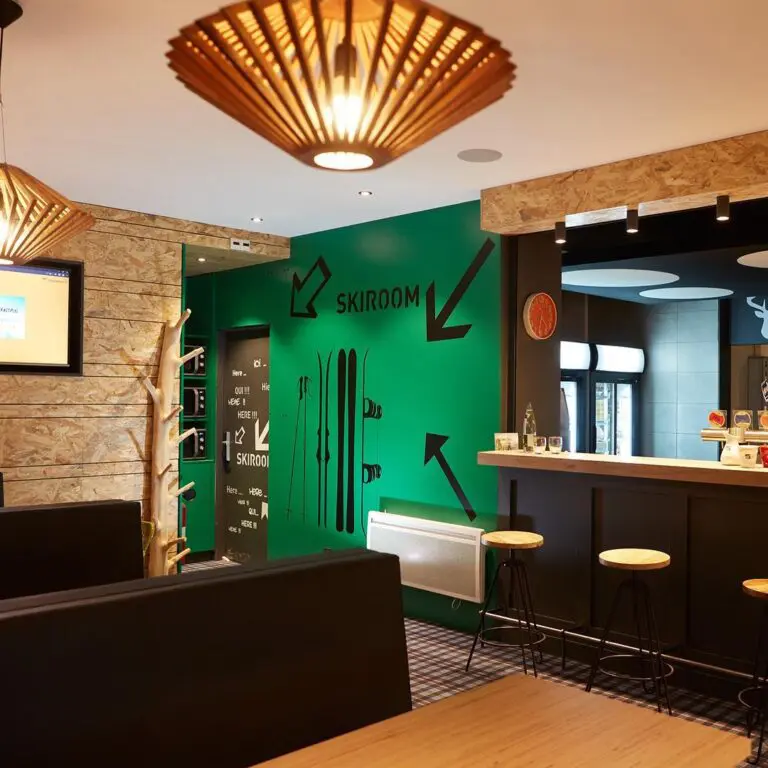 Groepsreis Franse Alpen - Skireis - Soloskireis - Solo Skiën - Solo Snowborden - Alpes D'Huez - hostel